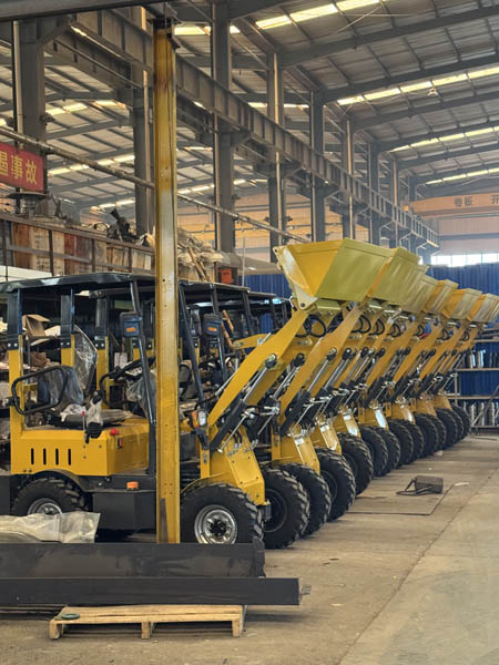 Pá carregadora de quatro rodas, pá carregadora pequena