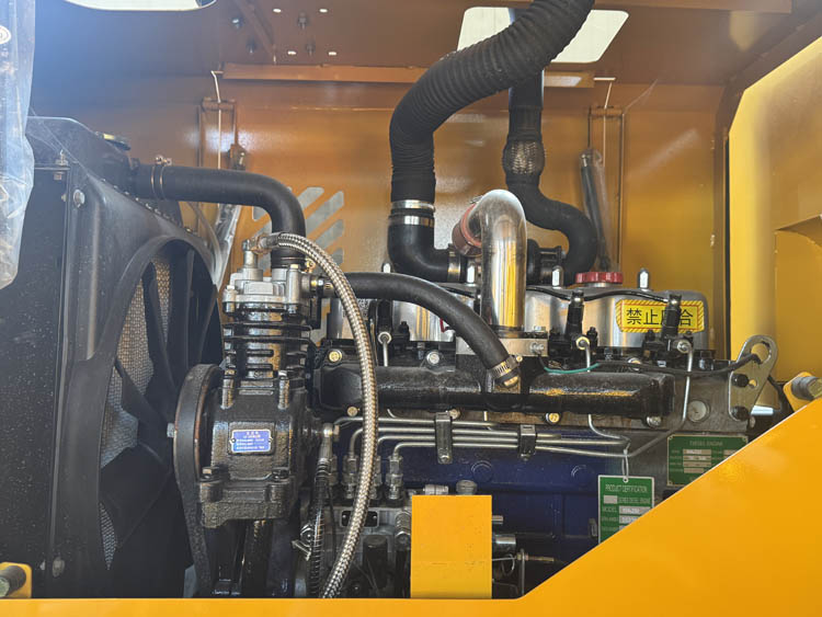 Pá carregadora de quatro rodas, pá carregadora pequena