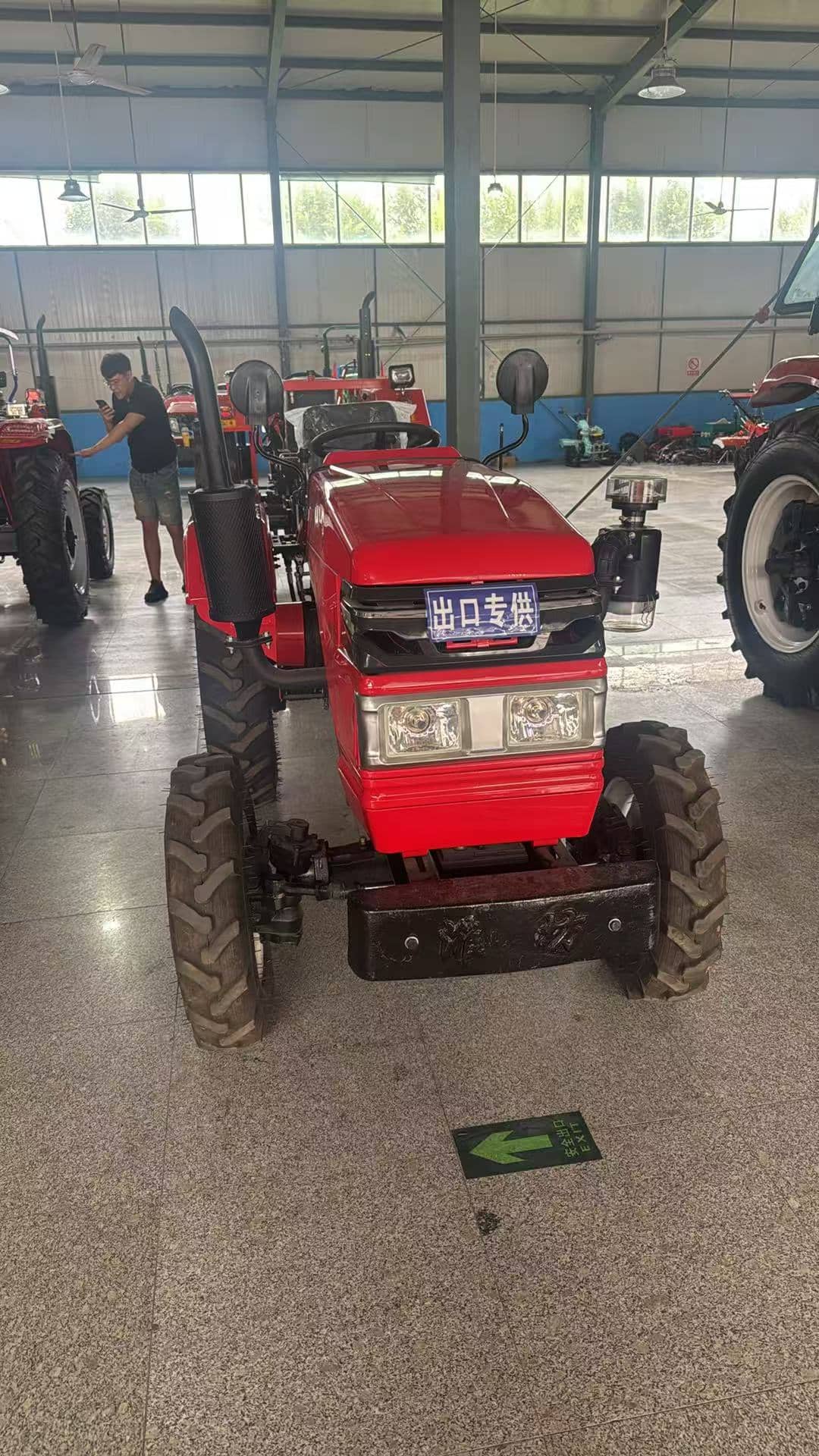 Trator de Rodas Trator de Rodas