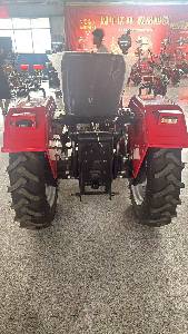 Trator de Rodas Trator de Rodas